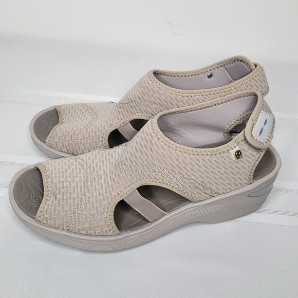 BZEES Dream Wedge Sandal 9.5 grayish - Picture 4 of 13